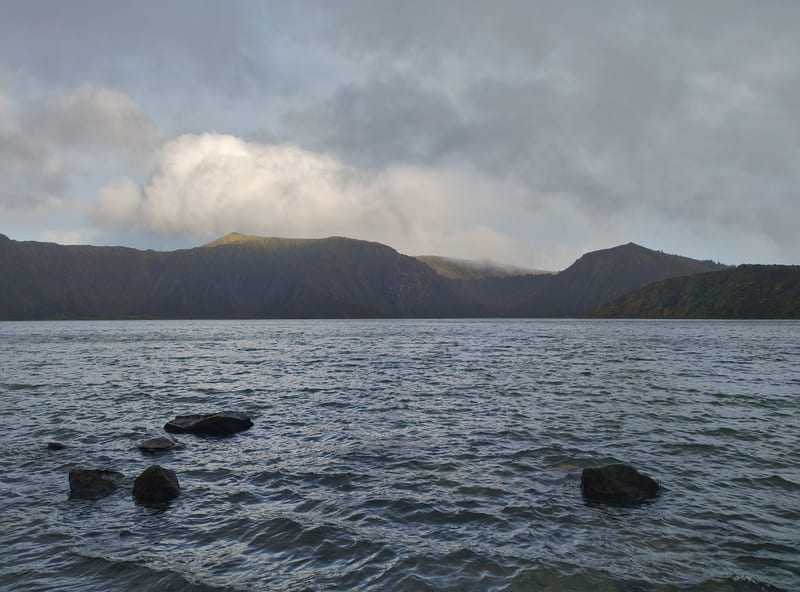 Nature hiking near Lagoa do Fogo on São Miguel